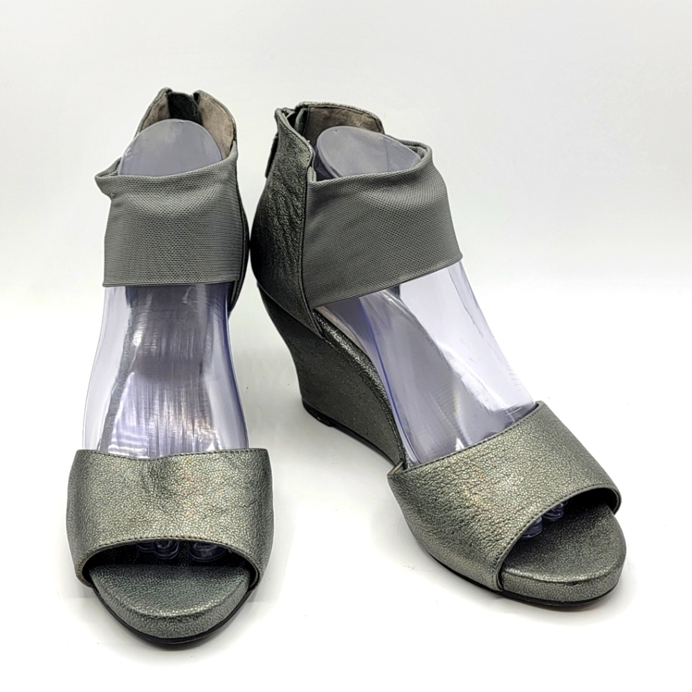 Eileen Fisher Elegant Gray Wedge Sandals SIZE 9.5. #1485